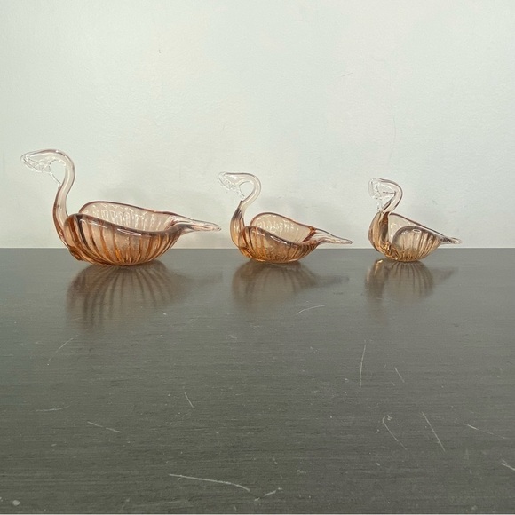 Vintage Art Glass Nesting Swans Made in Italy Salmon Amber Bowl Trinket Dishes - Picture 2 of 16